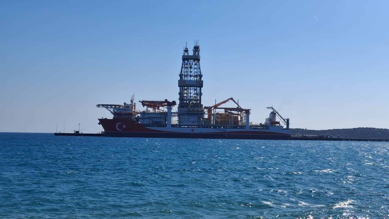 Türkiye’nin 5. Sondaj Gemisi ‘West Draco’ Türk Bayrağıyla Donatıldı: Akdeniz’de Tarihi Görev Bekliyor!