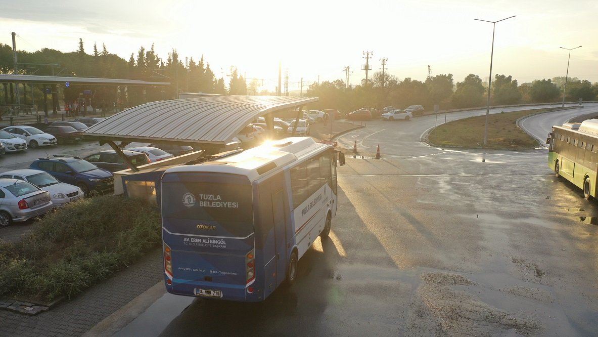 Tuzla’da Ücretsiz Ring Seferleriyle 8.740 Vatandaşın Ulaşımı Kolaylaştı