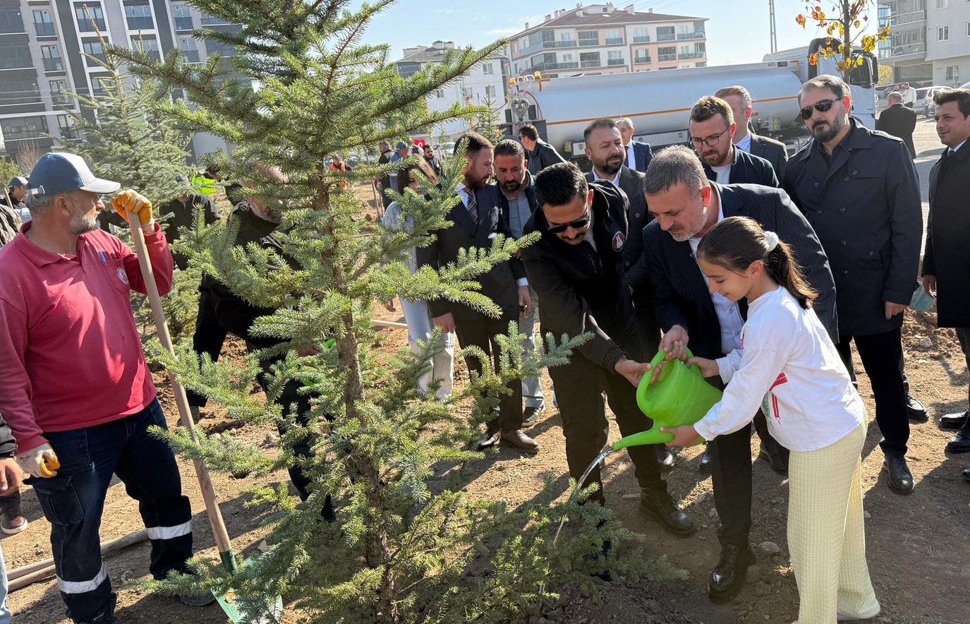 Sincan’da 11 Kasım Milli Ağaçlandırma Günü’nde 244 Fidan Toprakla Buluştu