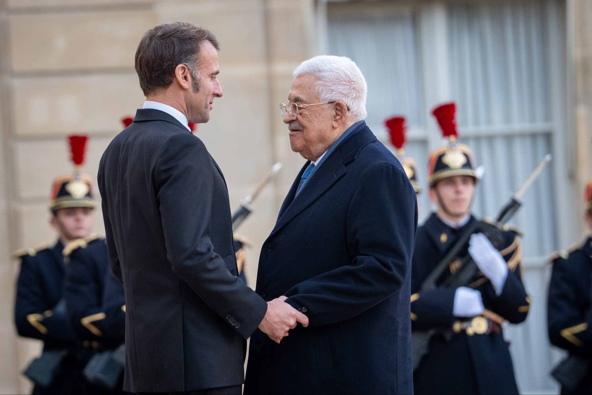 Macron ve Abbas Paris’te Tarihi Buluşma Gerçekleştirdi: Filistin Tanınması ve Gazze Planı Masada