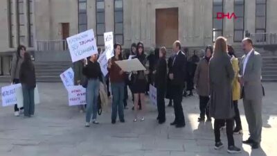 Erzurum’da Akademisyen ve Öğrenciler Nermin Tirit İçin Yürüdü: Kadına Şiddete Sessiz Kalmadılar