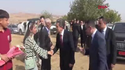 Şırnak’ta Yer Fıstığı Hasat Şenliği Coşkusu: Vali Ekici ve Milletvekili Tatar İlk Hasadı Birlikte Yaptı