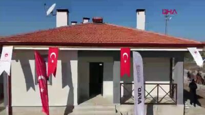 Osmaniye’de Depremzedeler Yeni Yuvalarına Kavuştu: 12 Köy Konutunun Anahtarı Teslim Edildi