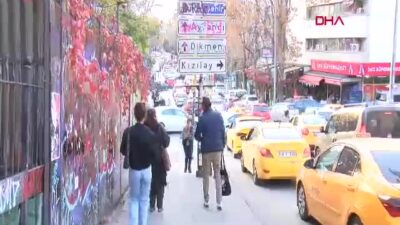 Ankara'nın Çankaya ilçesindeki Kızılay yön