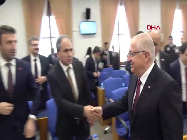 Milli Savunma Bakanı Yaşar