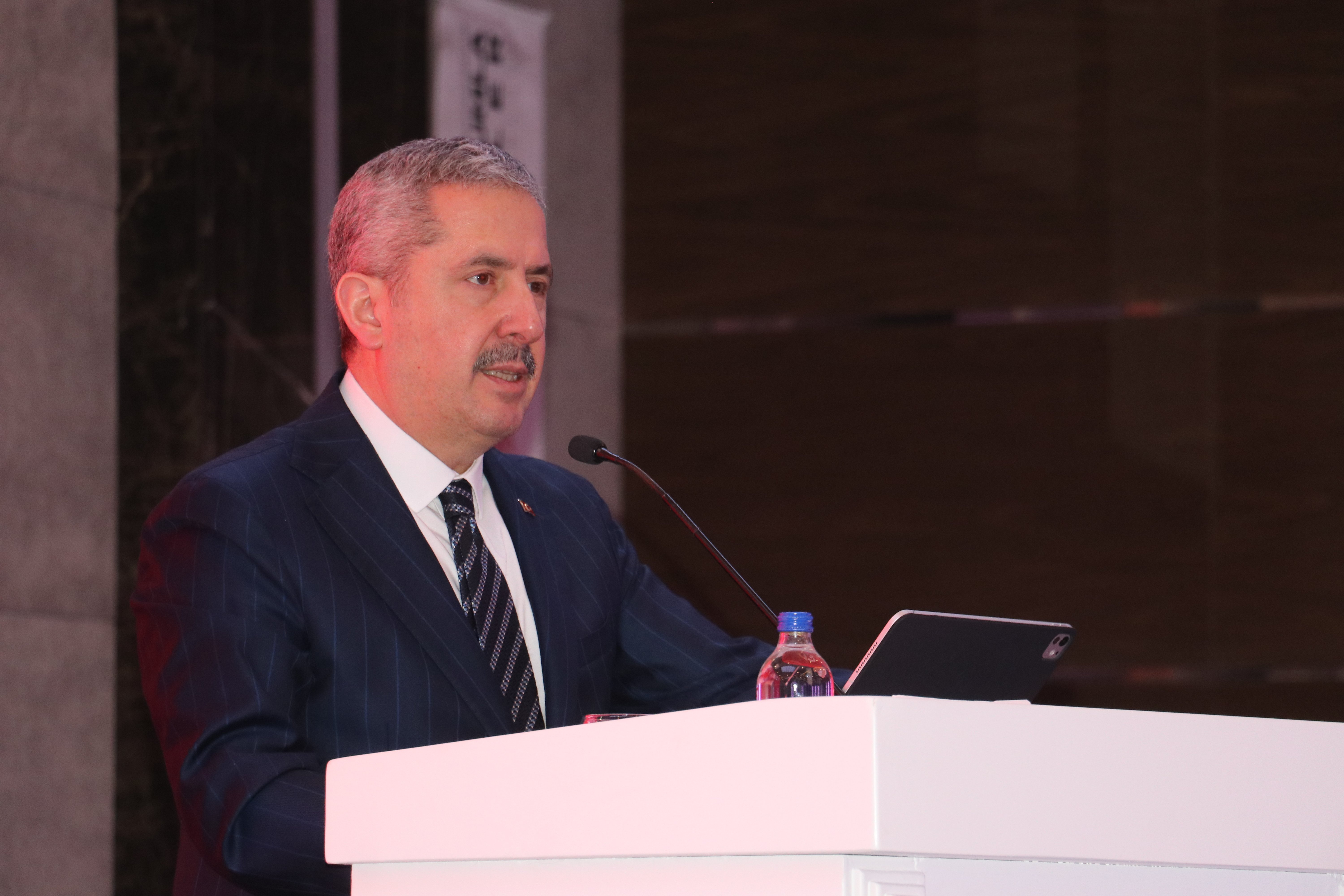 Ticaret Bakanlığı’ndan Kadın Girişimcilere Büyük Destek: E-Ticarette Pozitif Ayrımcılık Geliyor!