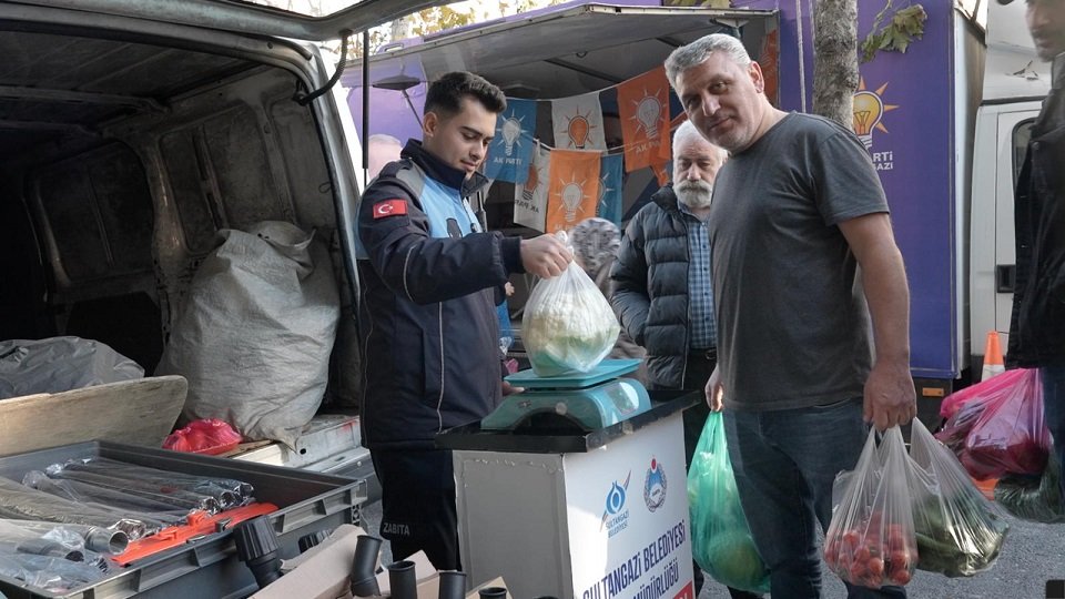 Sultangazi Belediyesi zabıta ekipleri, ilçe
