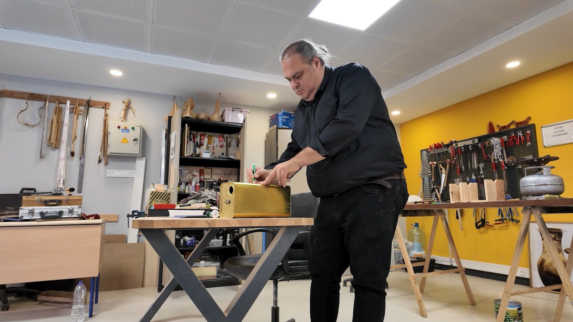 Bakan Kurum’dan Övgü: Atık Malzemeleri Enstrümana Dönüştüren Öğretmenin Sıfır Atık Başarısı