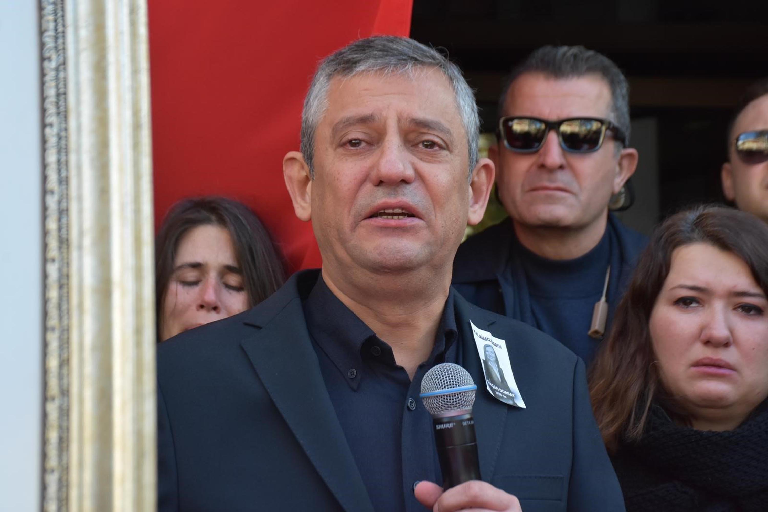 Şehzadeler Belediye Başkanı Gülşah Durbay, Görev Yaptığı Belediye Önünde Son Yolculuğuna Uğurlandı