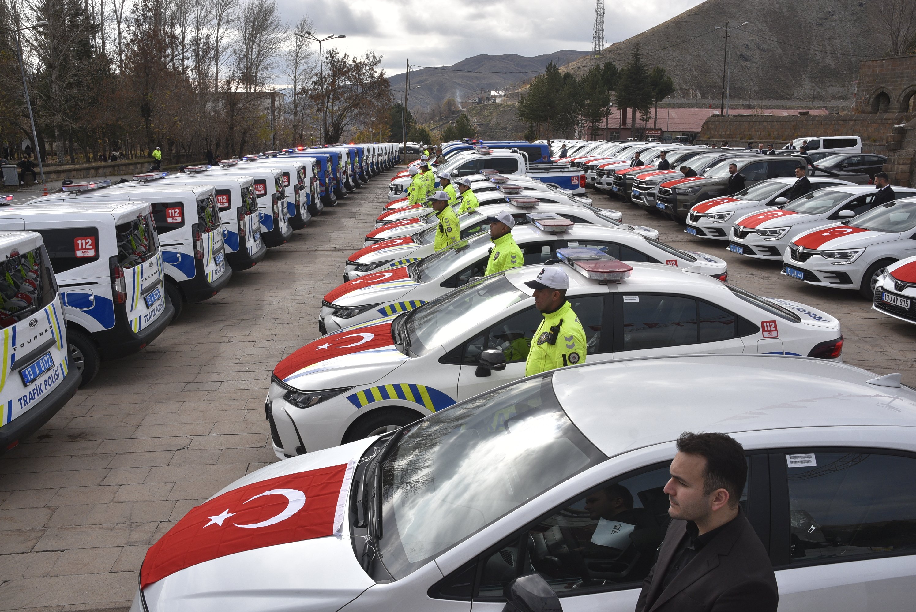 Bitlis’te Güvenlik Güçlerine 86 Yeni Araç Teslim Edildi: 54’ü Hayırsever İş İnsanlarından