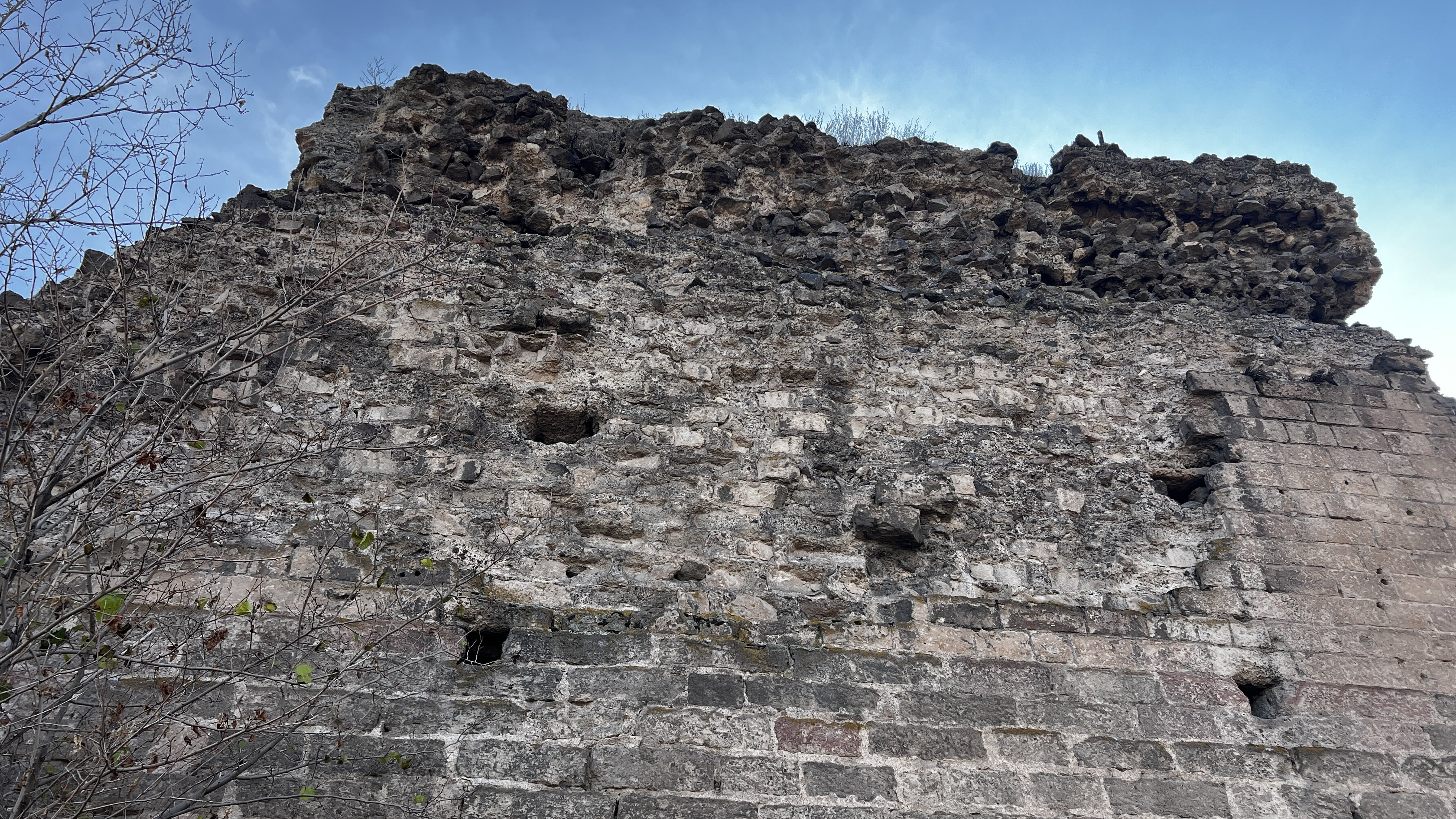 Dünyanın En Eski Hastanesi Olduğu Değerlendirilen Tarihi Yapı, Kültür ve Turizm Bakanlığı’nın Gündeminde