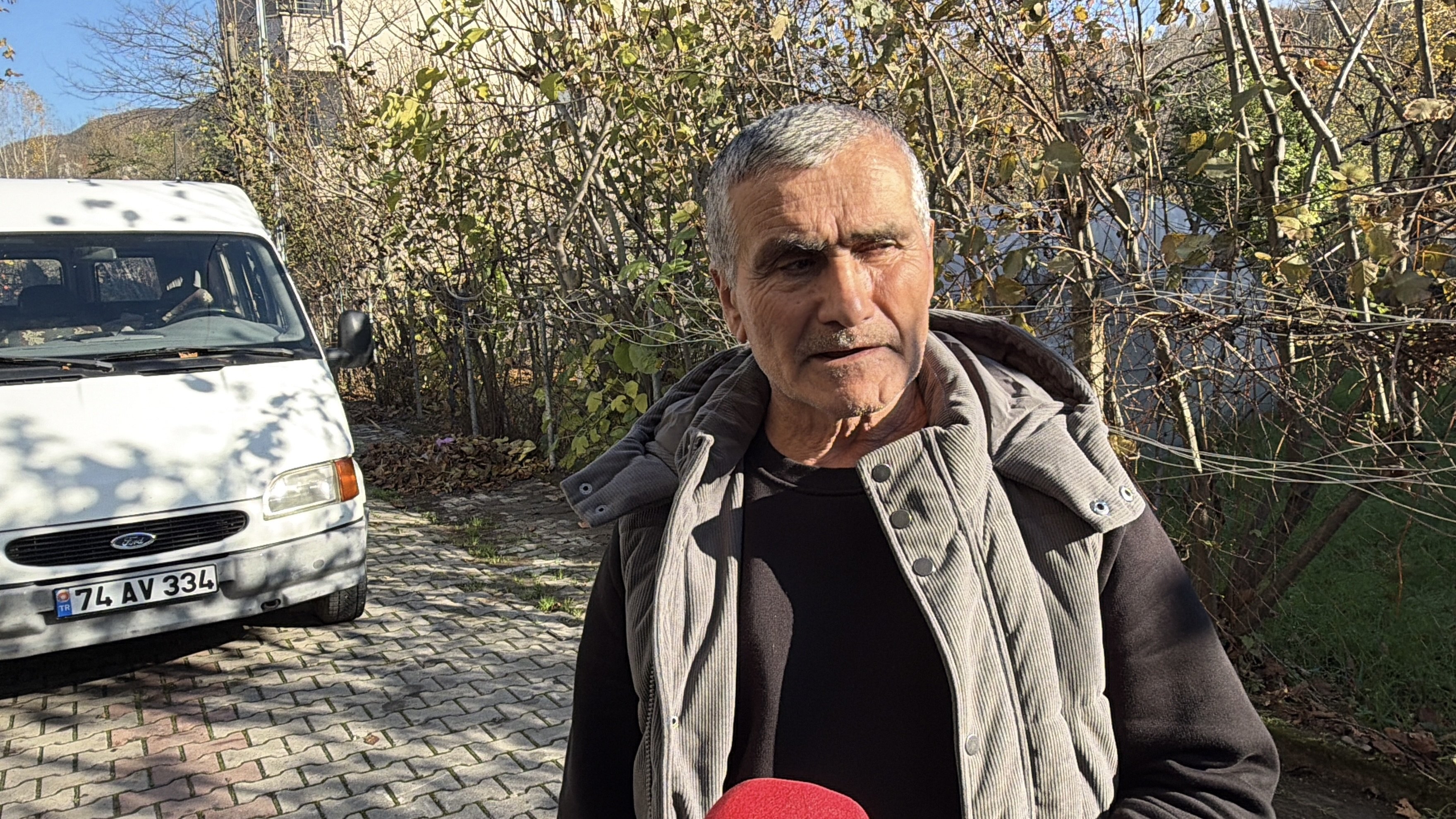 Jandarma Trafik Timi, Cezayı Ödeyen Şehit Babasına Evinde Ziyaretle Parayı İade Etti