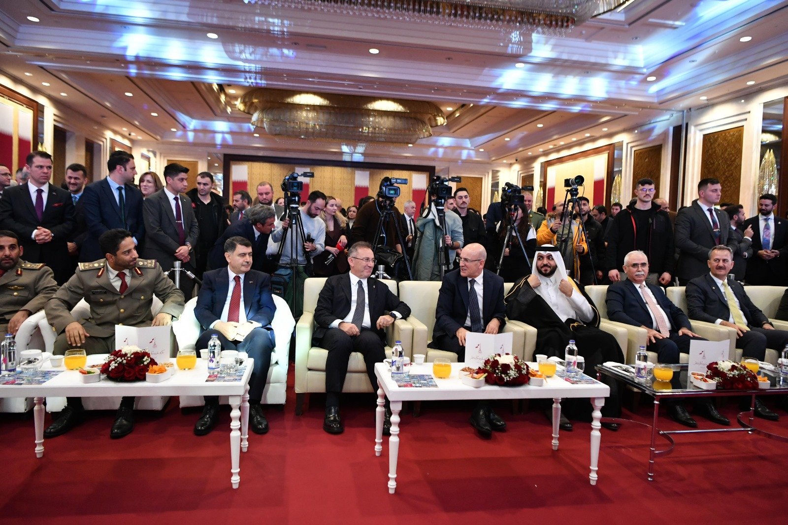 Şimşek ve Özkaya’dan Katar’a Güçlü İttifak Mesajı: Ticaret Hacmi 5 Milyar Dolar Hedefinde