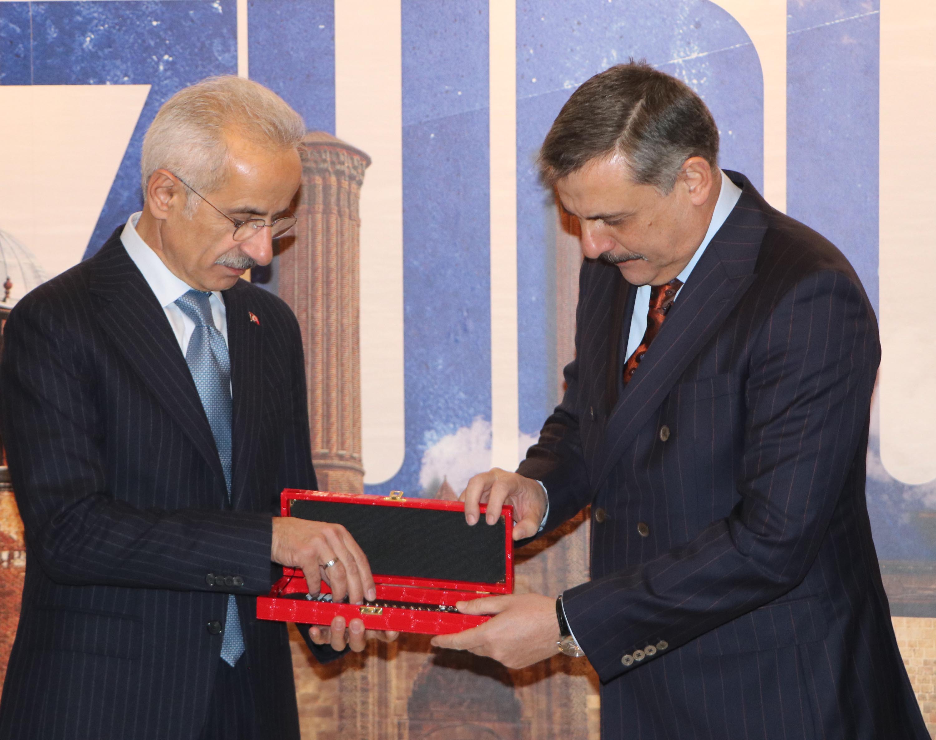 Ulaştırma ve Altyapı Bakanı Abdulkadir