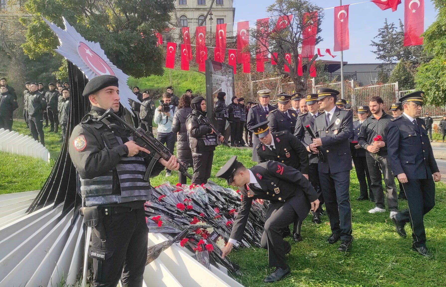 Beşiktaş Şehitleri 9. Yılında Gözyaşları ve Dualarla Anıldı