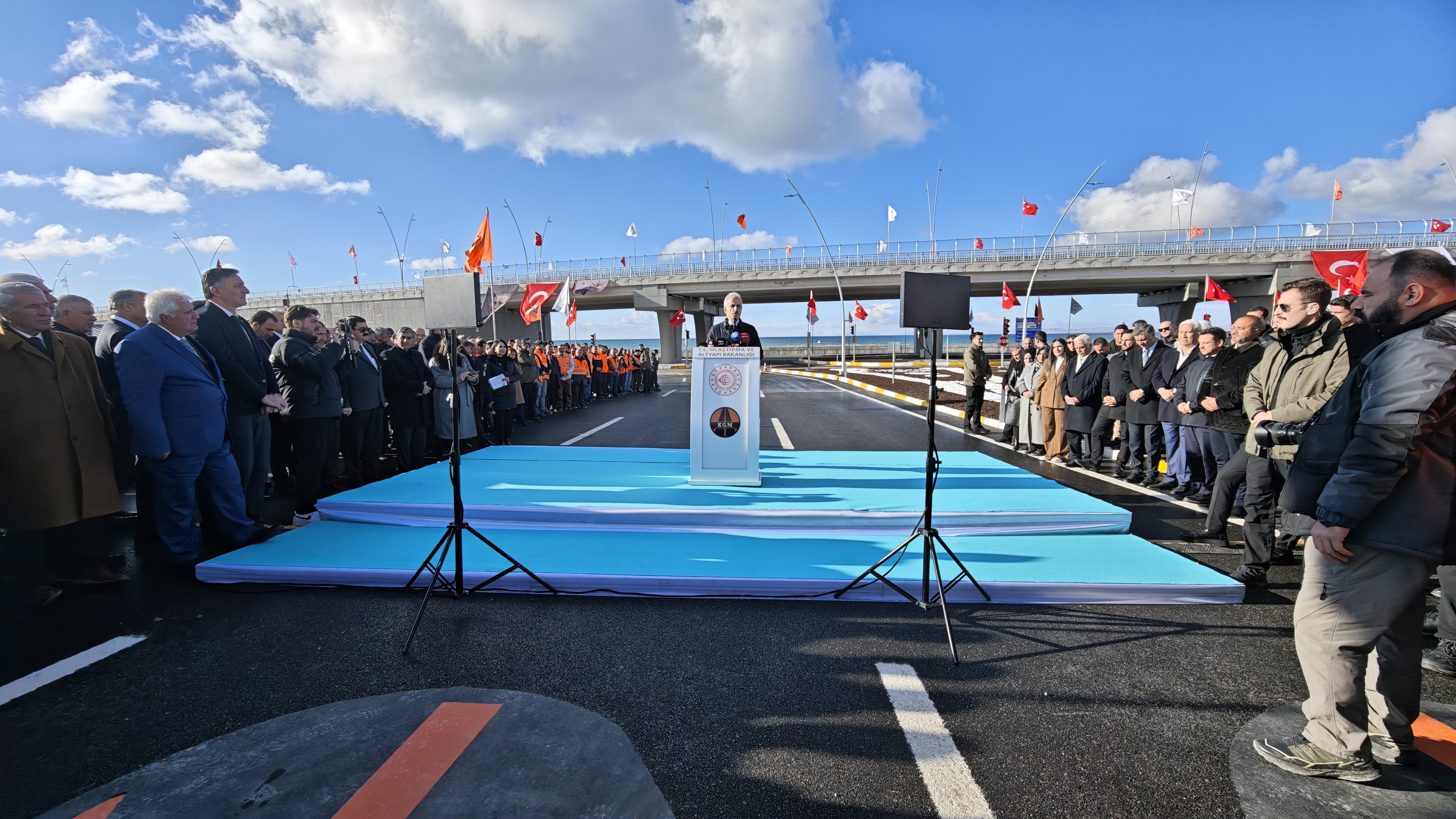 Bakan Uraloğlu Van’da Dev Yatırımı Açtı: 28 Kilometrelik Çevre Yolu Hizmete Girdi