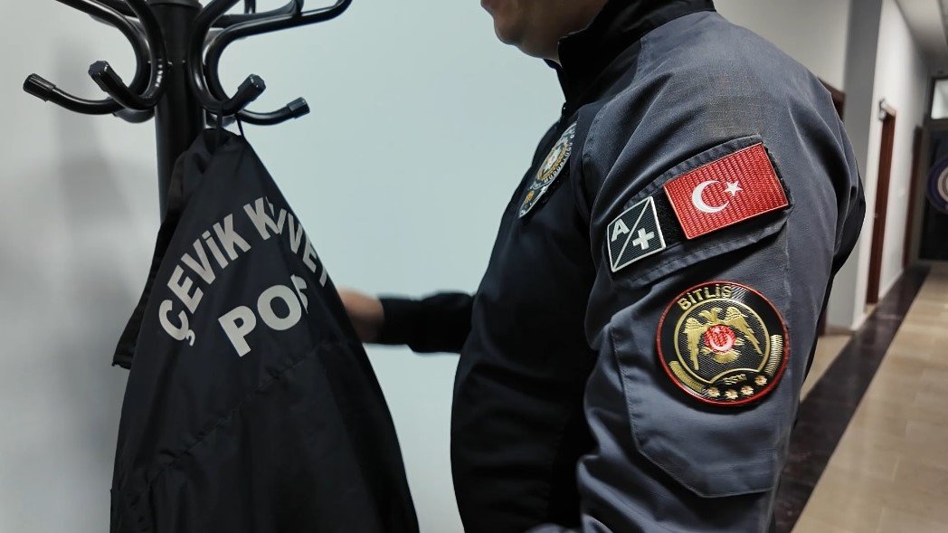 Bitlis’te Kar Altında Yürekleri Isıtan Anma: Beşiktaş Şehitleri Unutulmadı