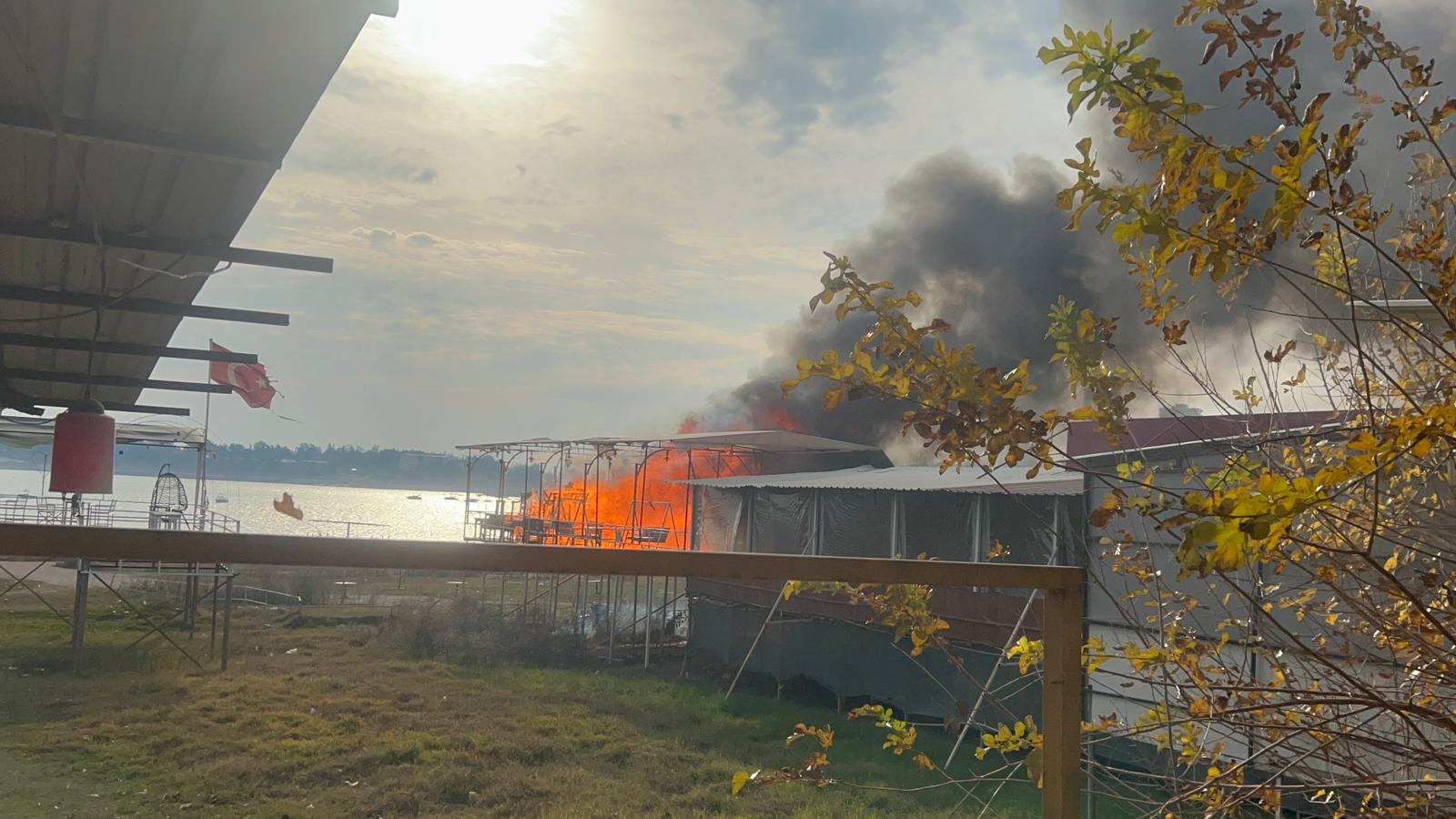 Adana'da Amerikan Adası'ndaki kaçak işletmelere