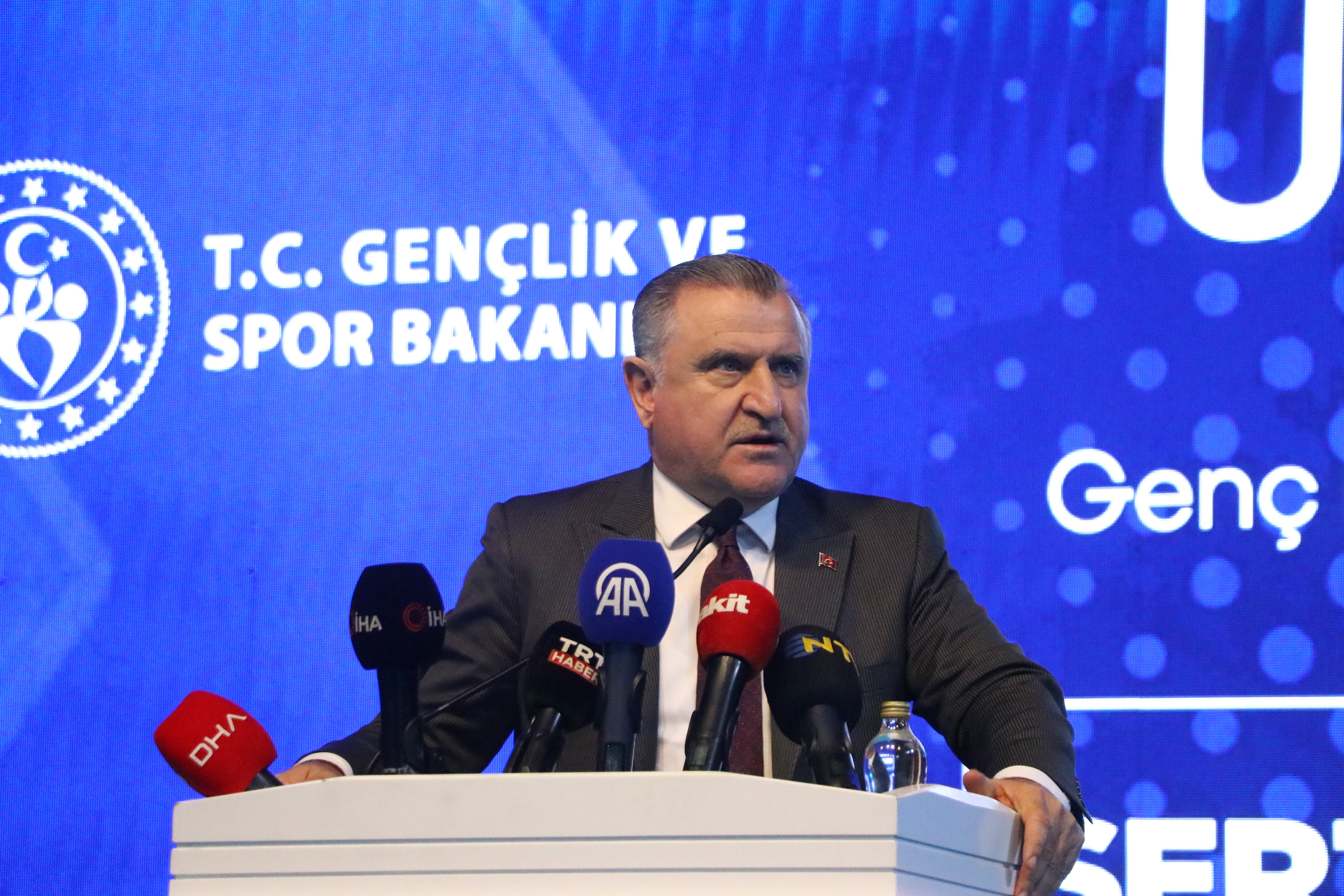 Bakan Bak’tan Gençlere Güven Mesajı: Türkiye Yüzyılı Sizin Yüzyılınız Olacak