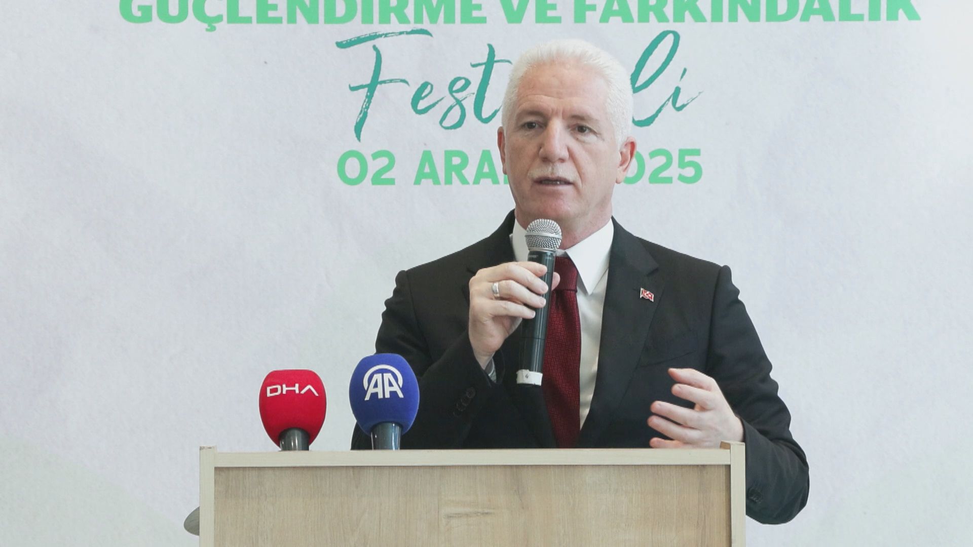 Vali Davut Gül’den Gençlere Sosyalleşme Vurgusu: ‘Her Gencimizin Etkinlik Yapabileceği Alanlar Olsun’