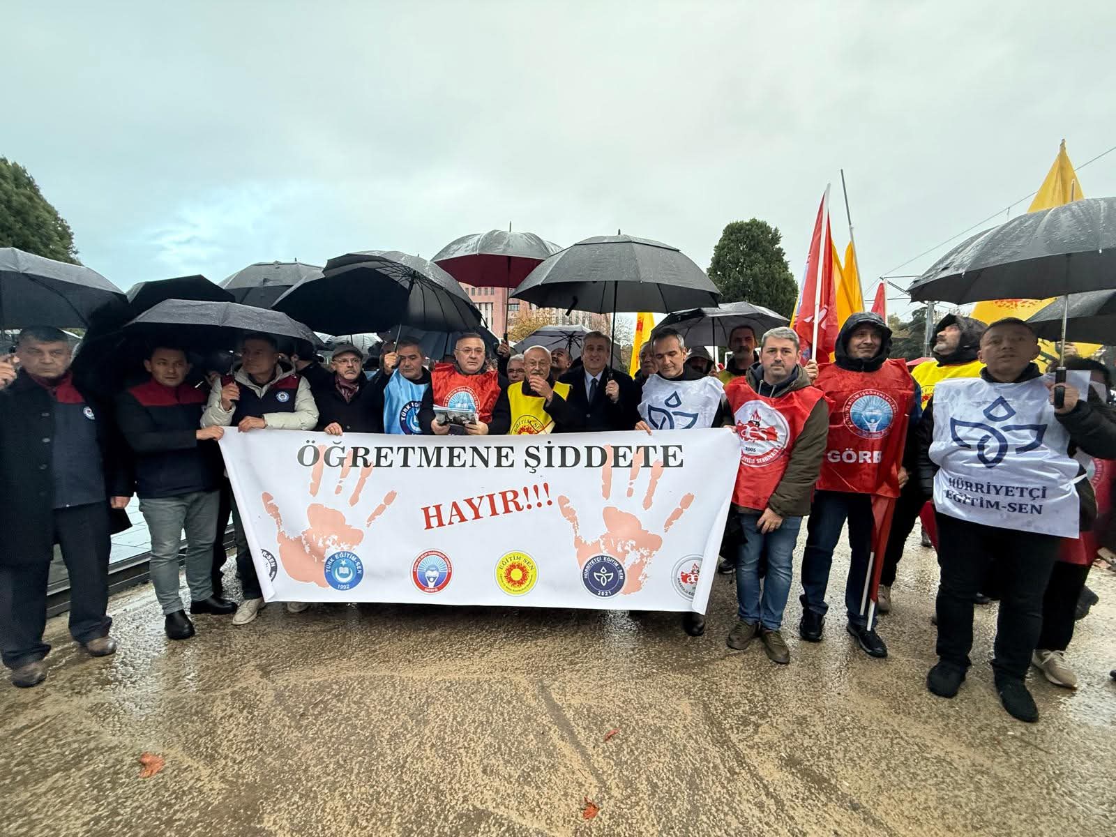 Samsun'da okul müsabakasında öğretmene yönelik