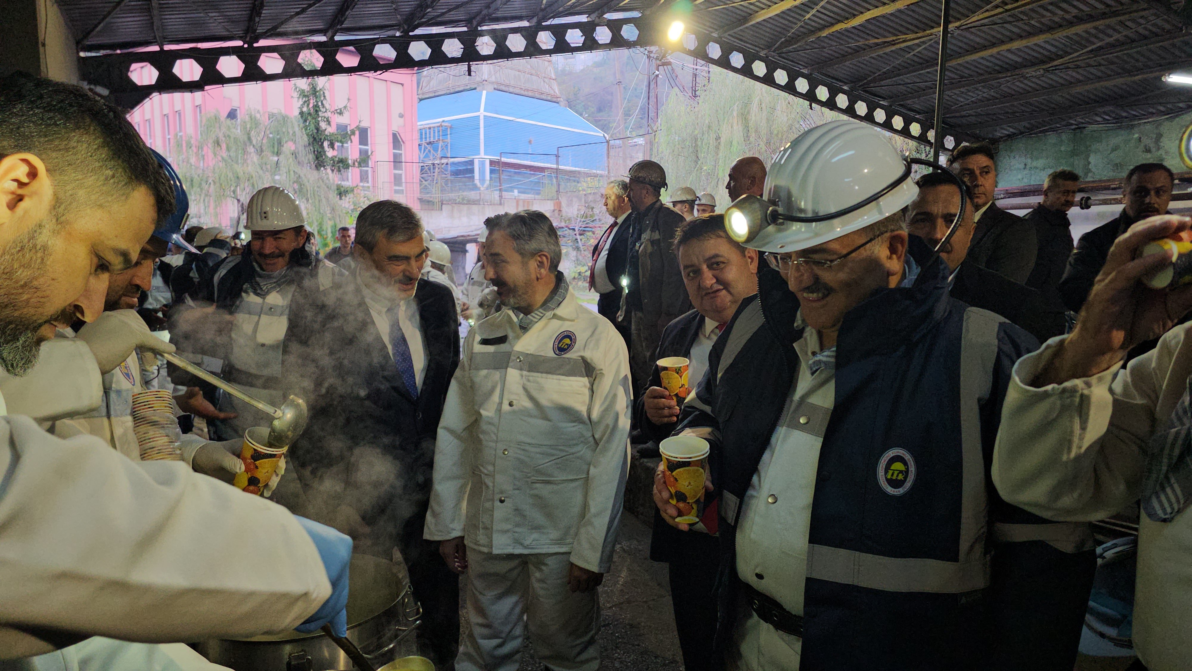 Bakan Yardımcıları Yeraltında: Zonguldak’ta Madencilerle Buluştu