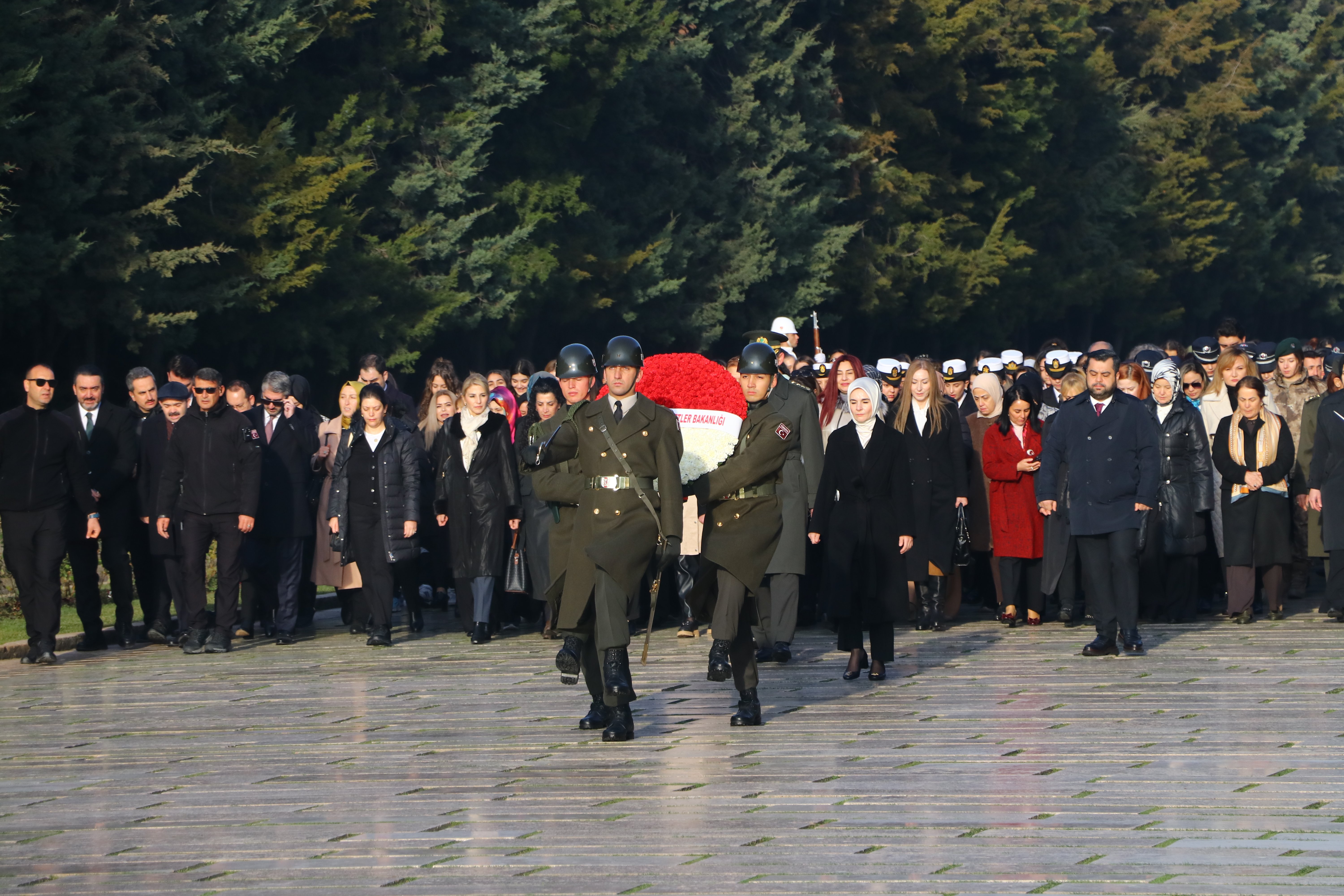 Bakan Göktaş, Türk Kadınının 91 Yıllık Hakkını Anıtkabir’de Andı