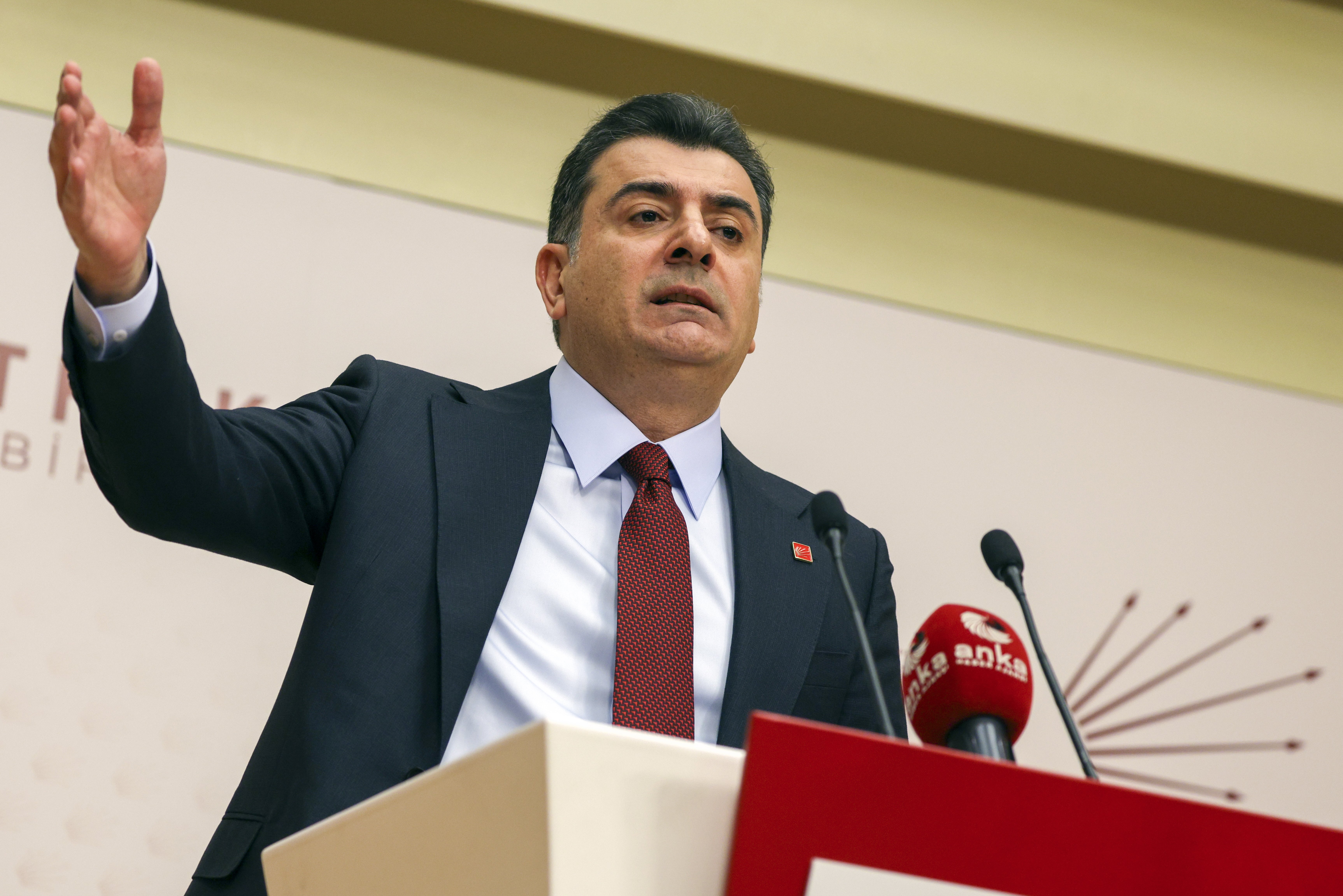 CHP Sözcüsü Zeynel Emre, partisinin