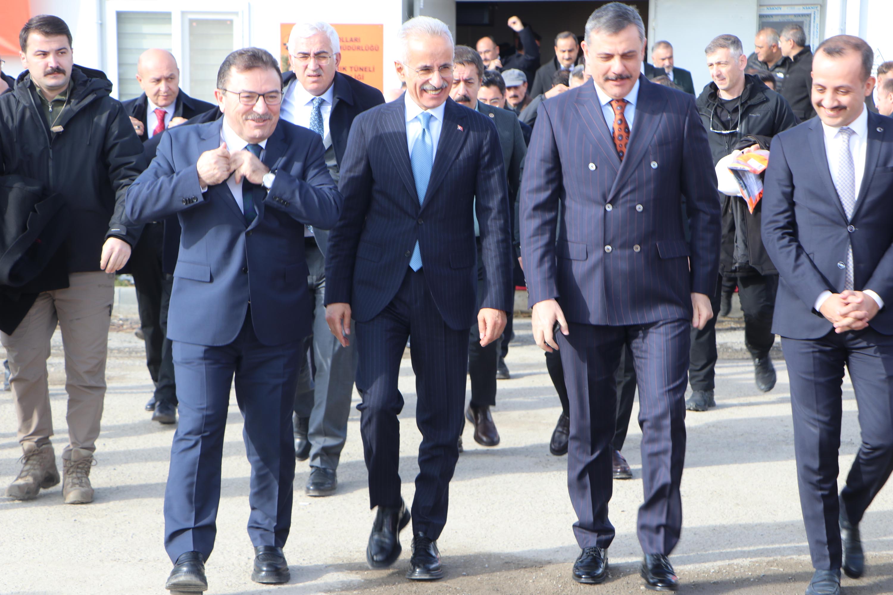 Ulaştırma Bakanı Abdulkadir Uraloğlu,