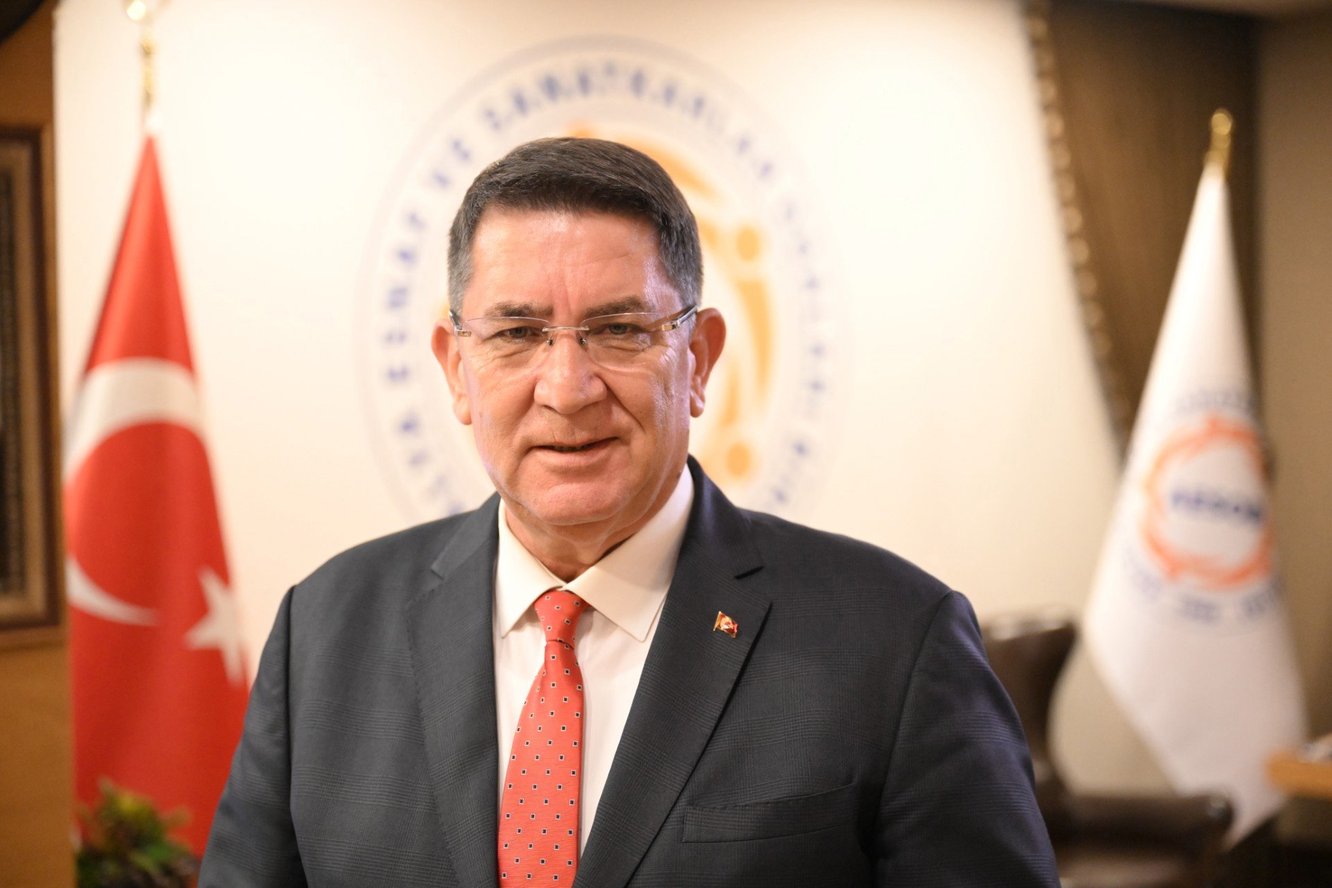 TESK, zincir marketlerin küçük esnafı