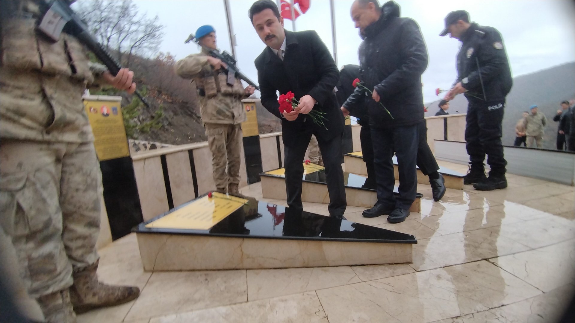 Tokat’ta 16 Yıl Önce Şehit Edilen 7 Askerin Anısı Törenle Yaşatıldı