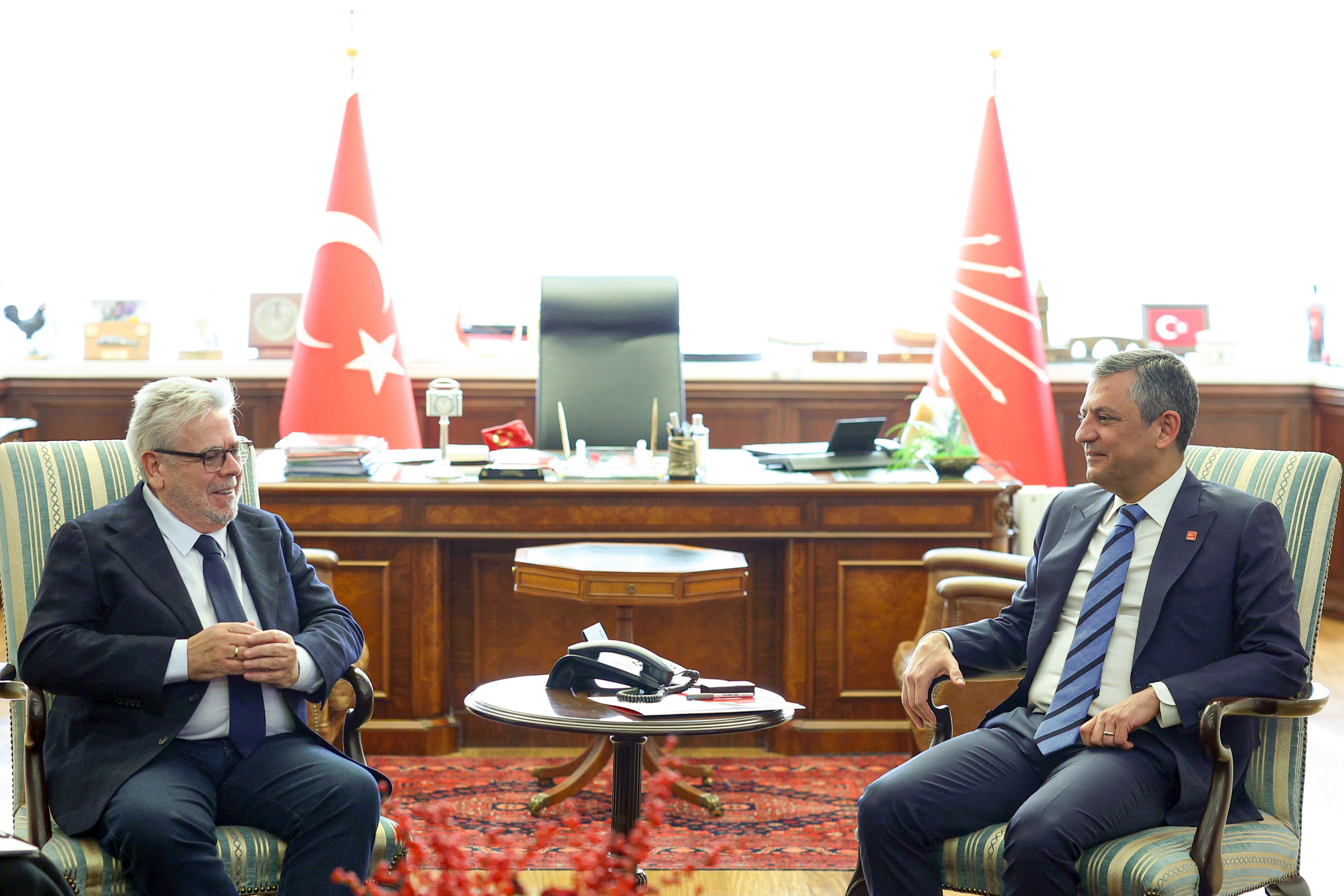 CHP Lideri Özgür Özel, Avrupa Parlamentosu Türkiye Raportörü Amor’u Kabul Etti