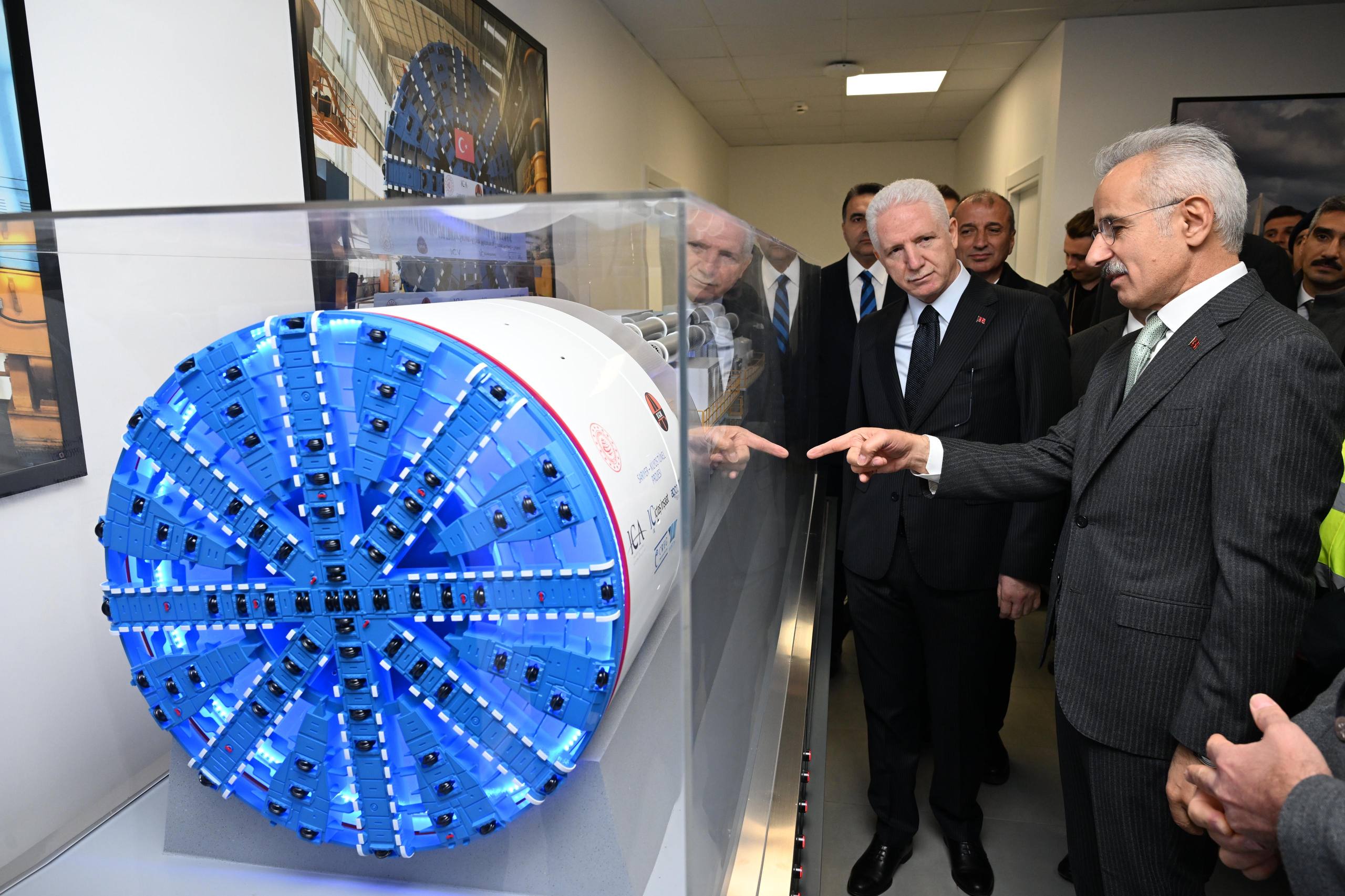 Ulaştırma ve Altyapı Bakanı Abdulkadir