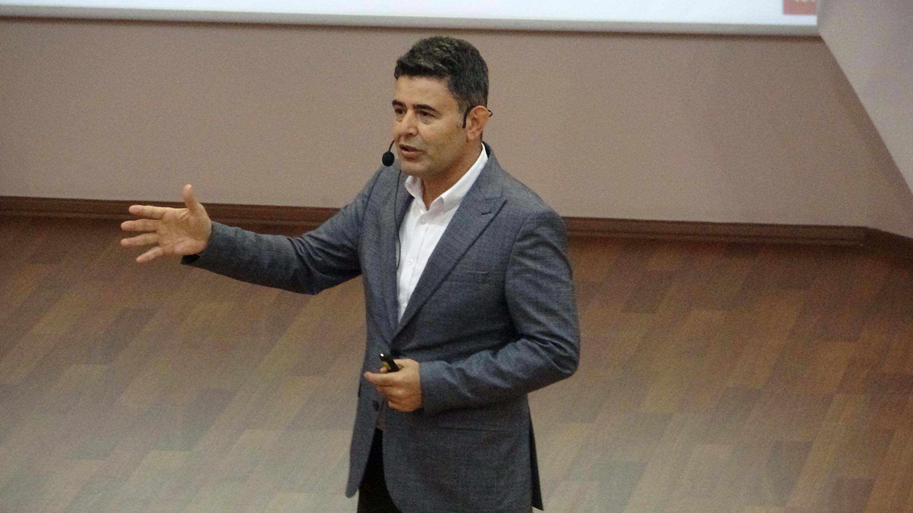 Bakan Yardımcısı Boyraz, Çanakkale’de Gençlerle Buluştu: ‘Türkiye Yüzyılı’nın Ulaşım Vizyonunu Anlattı’