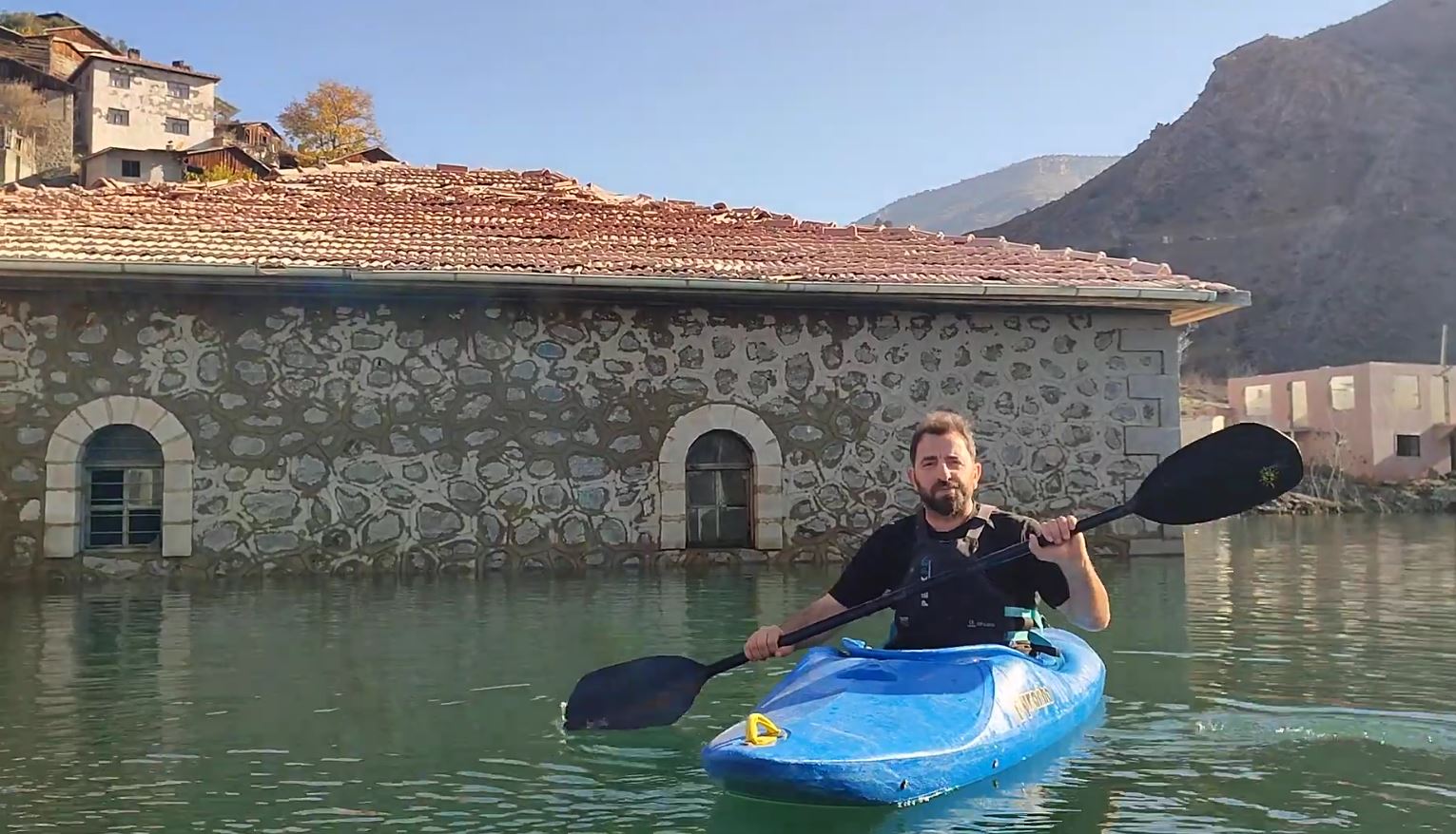 Artvin Yusufeli Barajı sularına