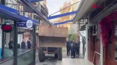 Bursa'nın tarihi Arap Şükrü Sokağı'nda