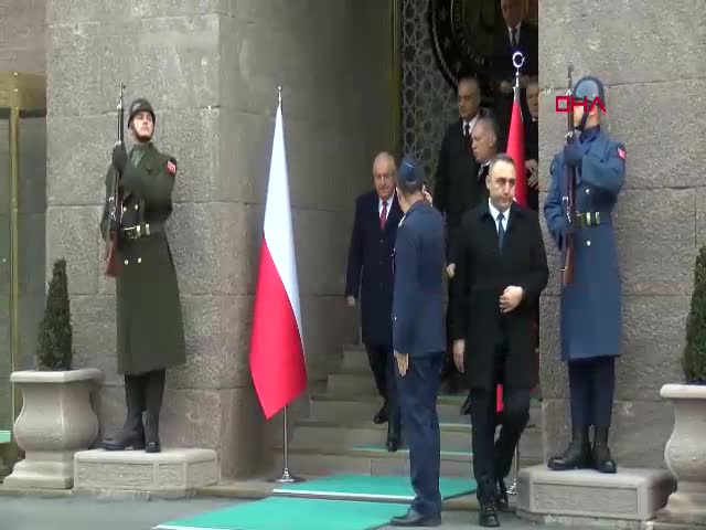 Milli Savunma Bakanı Yaşar