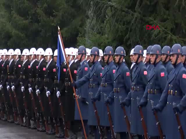 Milli Savunma Bakanı Yaşar