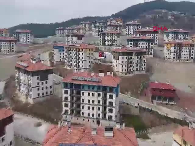 Osmaniye'nin Bahçe ilçesinde depremzedeler