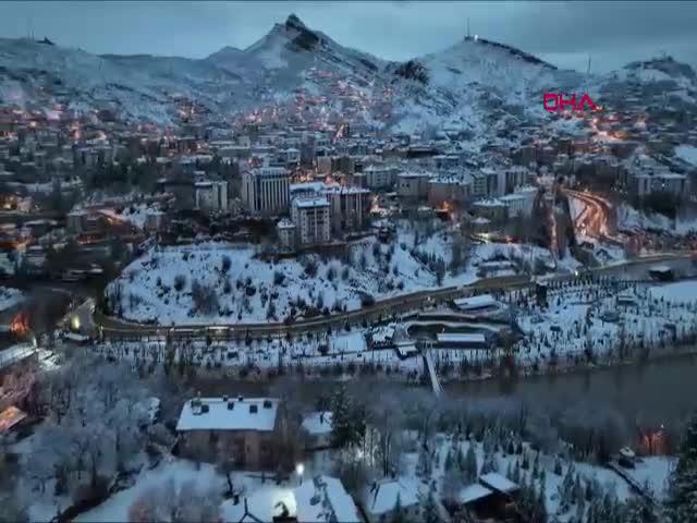 Tunceli'de etkili olan kar