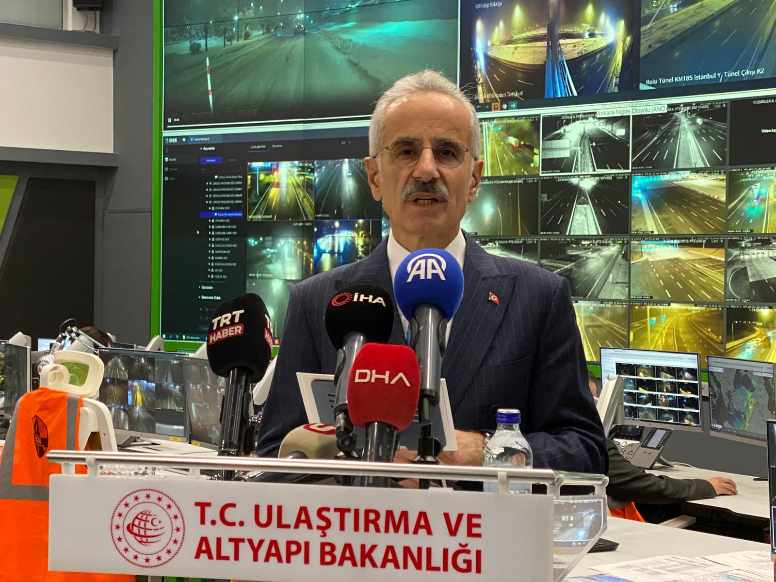 Ulaştırma Bakanı Abdulkadir Uraloğlu, 13