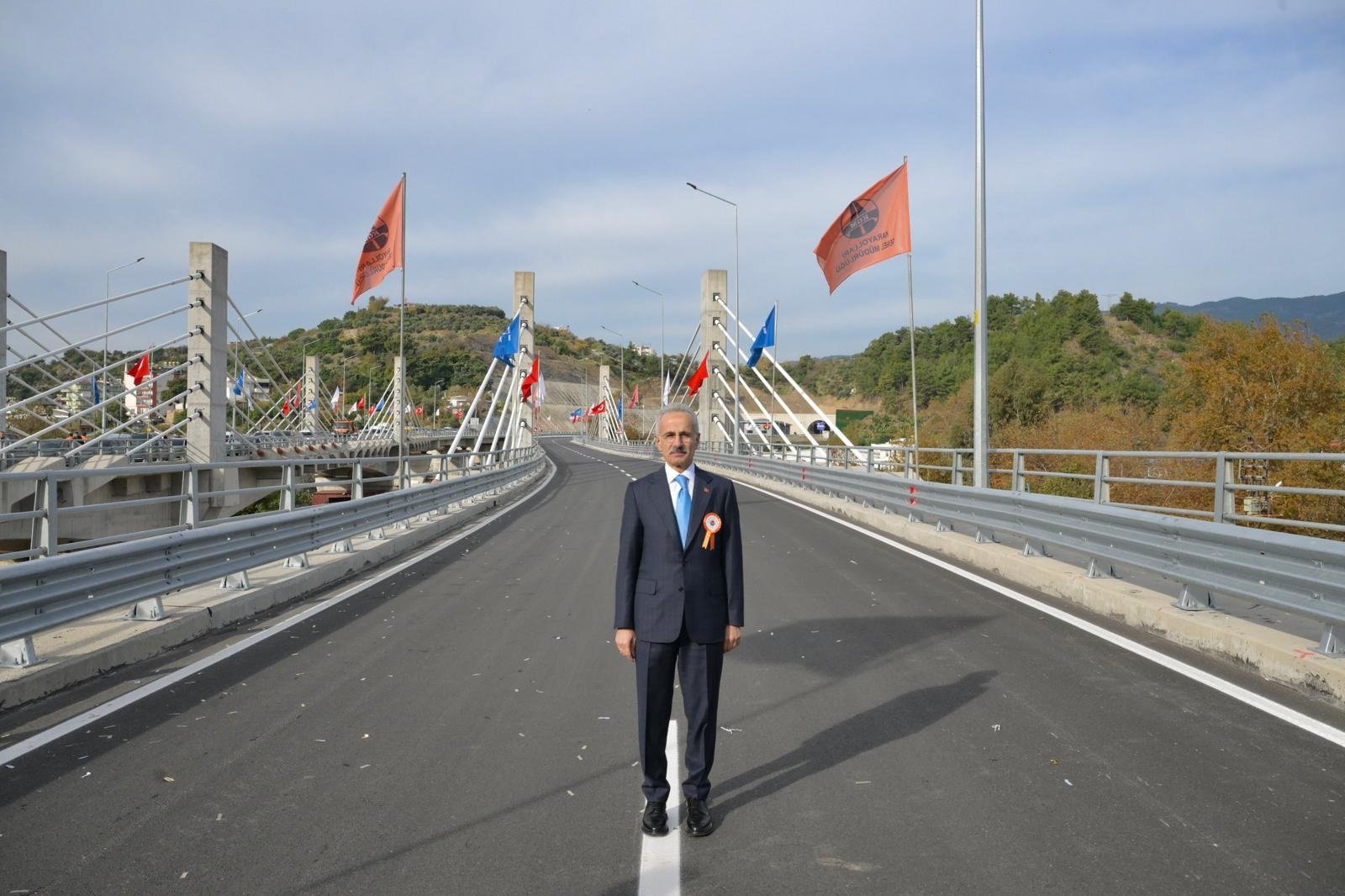 Ulaştırma ve Altyapı Bakanı Abdulkadir