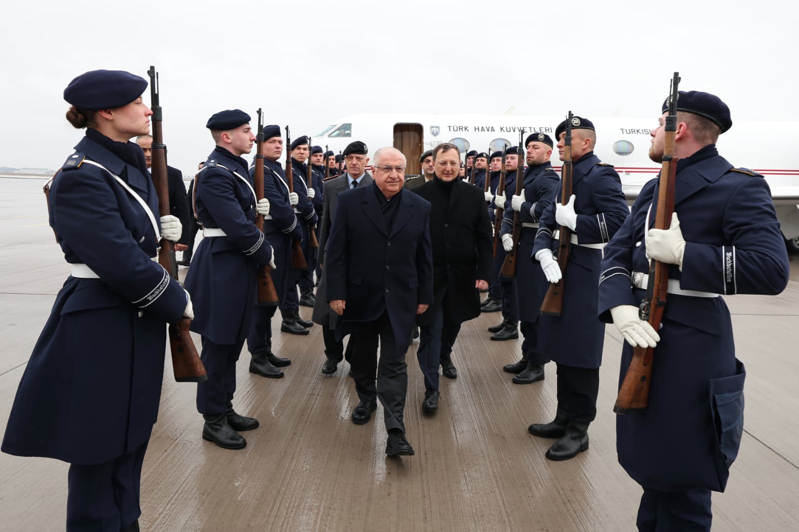Milli Savunma Bakanı Yaşar Güler,