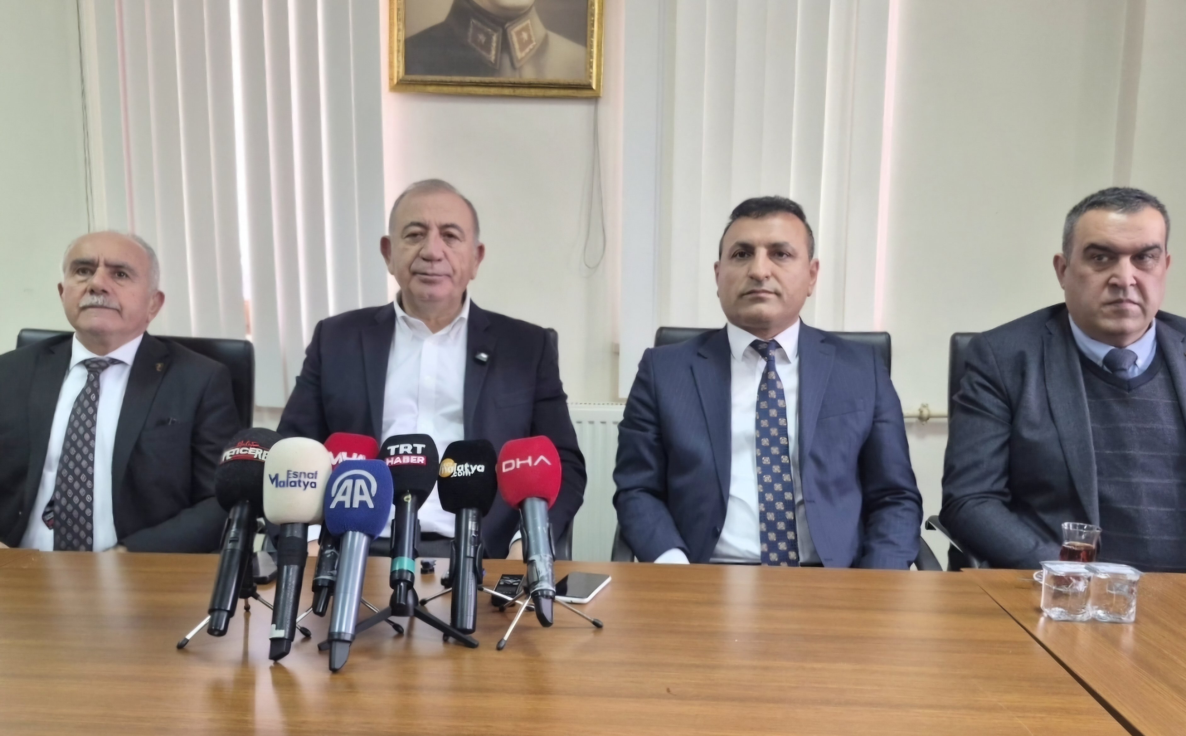 CHP'li Gürsel Tekin, partisine yönelik
