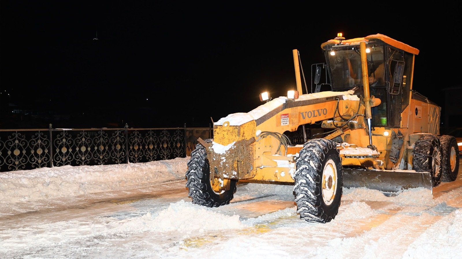Van'da kar nedeniyle kapanan 198