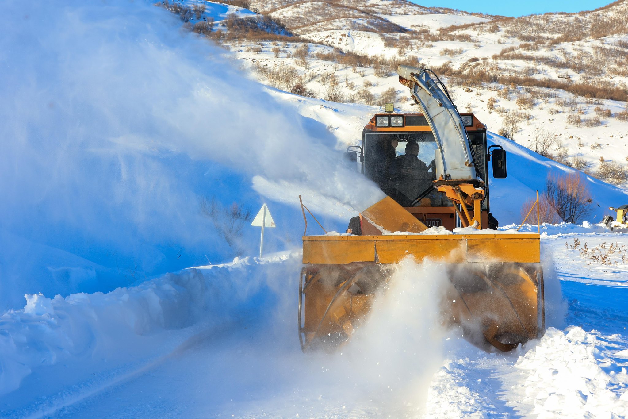 Bingöl'de etkili olan kar