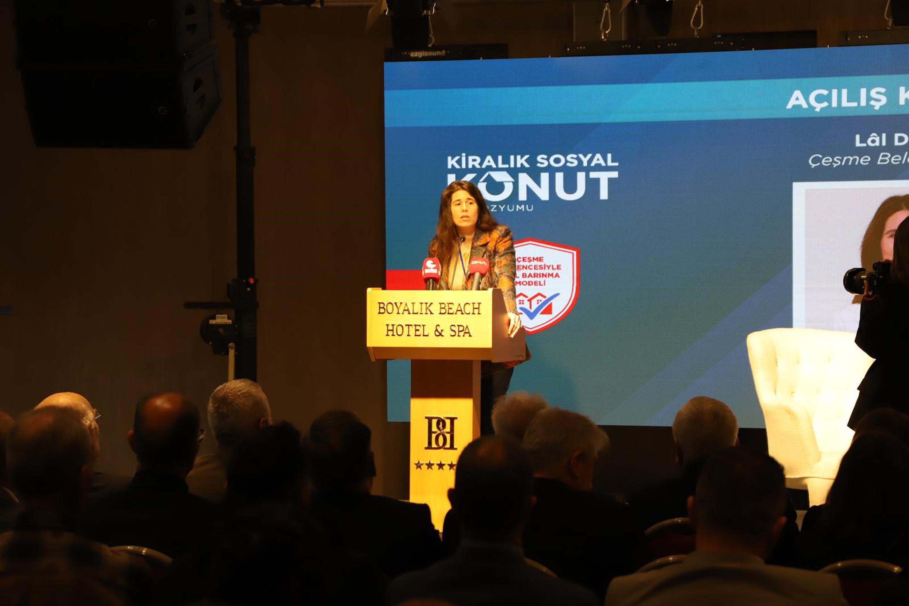 Çeşme Belediye Başkanı Lal Denizli,