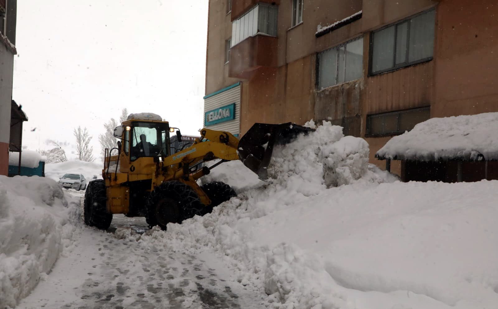 Bitlis'te etkili olan kar yağışı