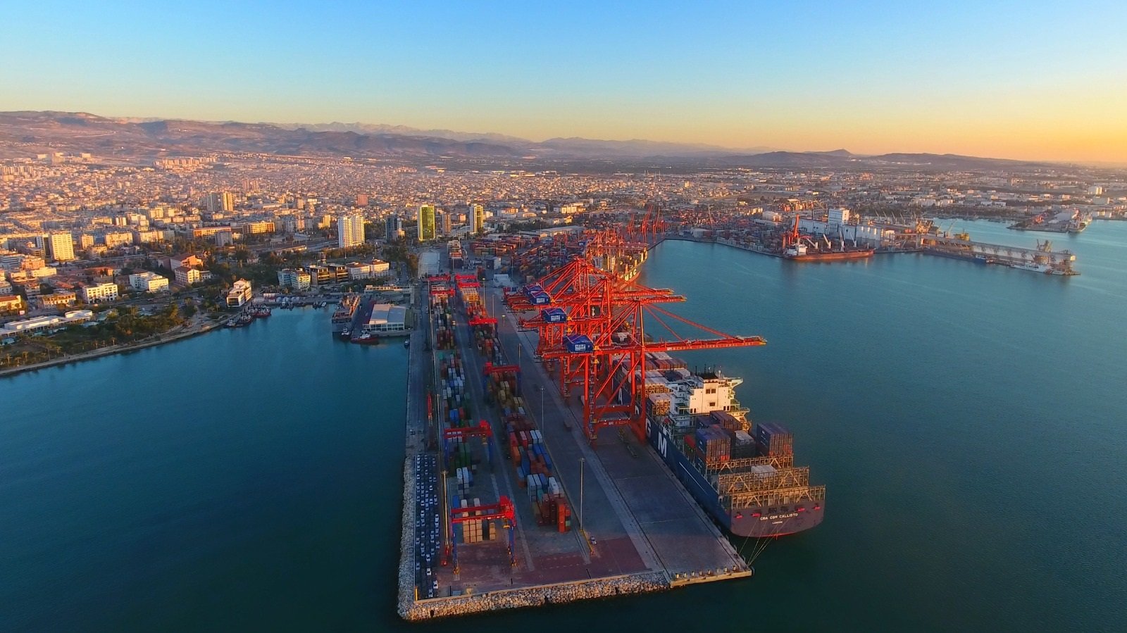 Ulaştırma ve Altyapı Bakanı Abdulkadir