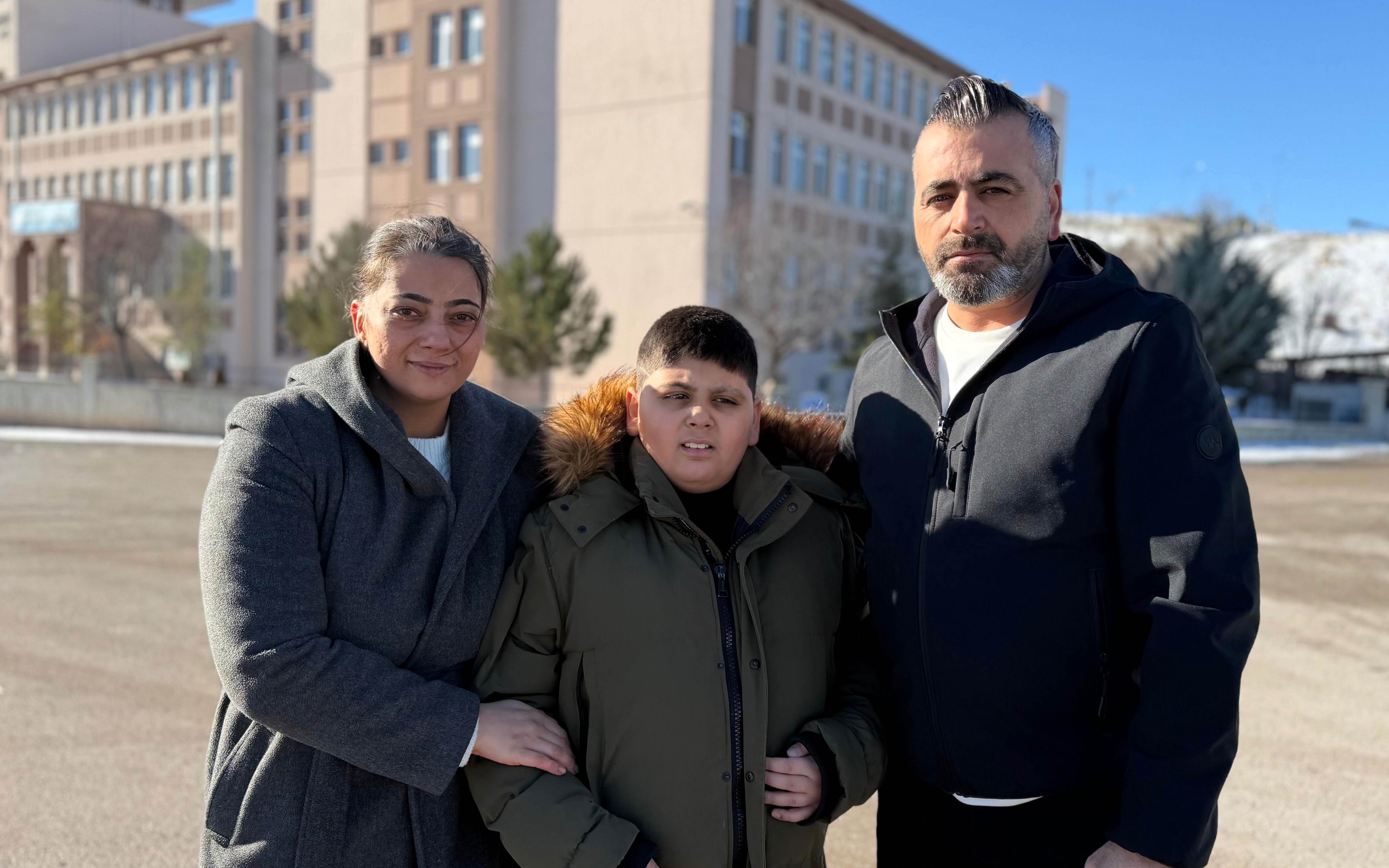 Ankara Elmadağ'da otizmli öğrenciye öğretmeni